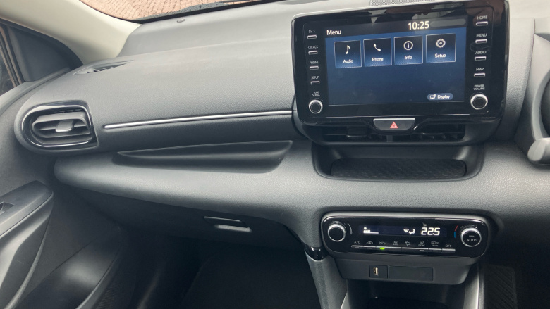 Toyota Yaris 1.5 Hybrid Design 5dr CVT Hybrid Hatchback